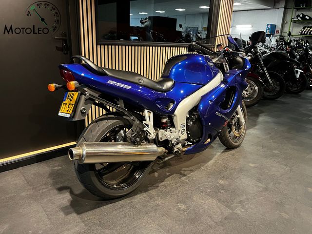 triumph - sprint-st-955