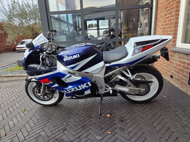 suzuki - gsx-r-750