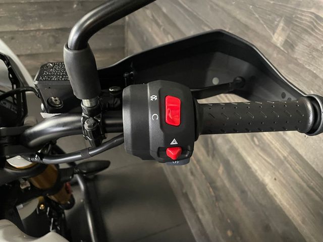 triumph - scrambler-400-xc