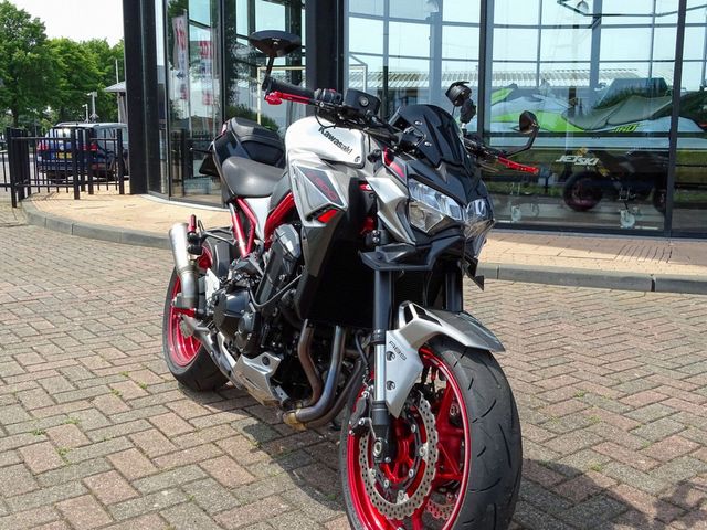 kawasaki - z900