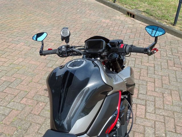 kawasaki - z900