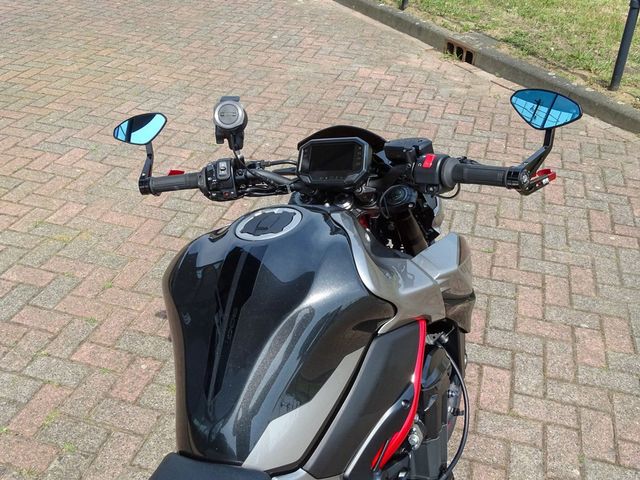 kawasaki - z900