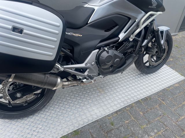 honda - nc-750-x-abs