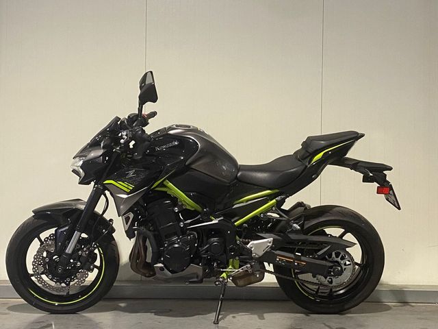 kawasaki - z900
