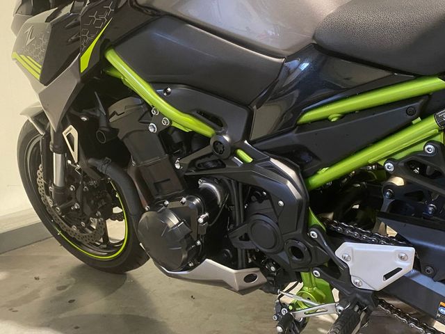 kawasaki - z900
