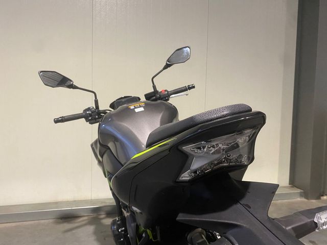 kawasaki - z900