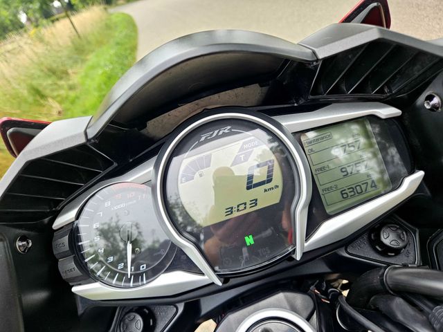 yamaha - fjr-1300