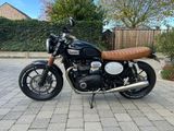TRIUMPH STREET TWIN