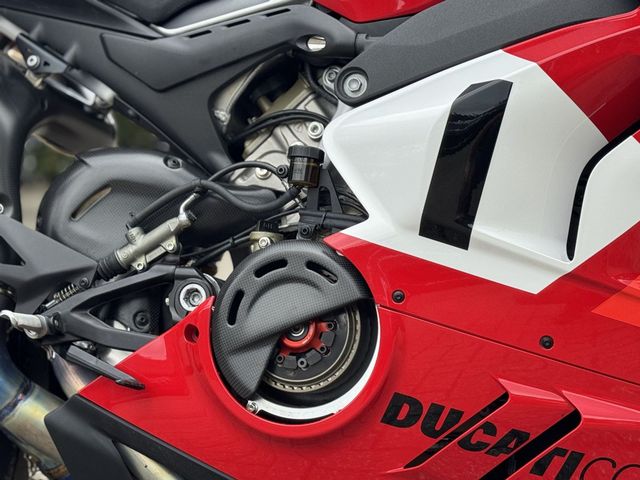 ducati - panigale-v4-r