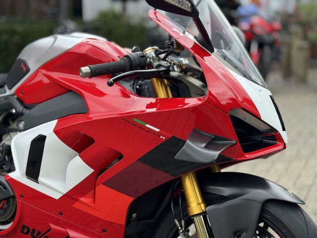ducati - panigale-v4-r