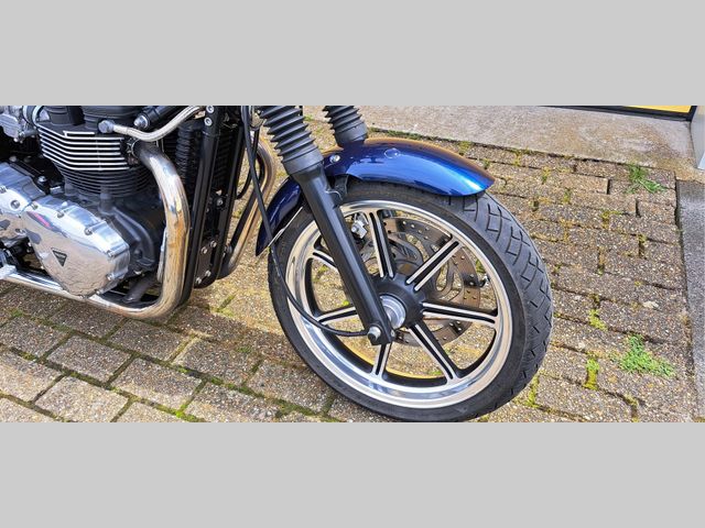 triumph - bonneville