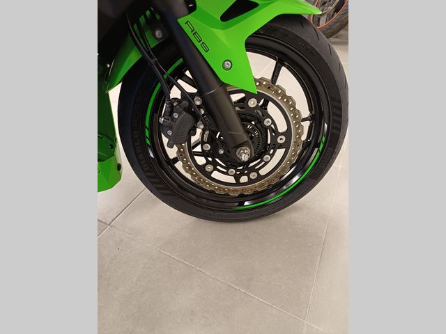 kawasaki - ninja-400-krt-edition