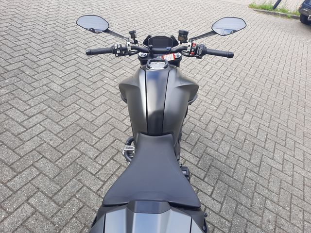 ducati - monster--