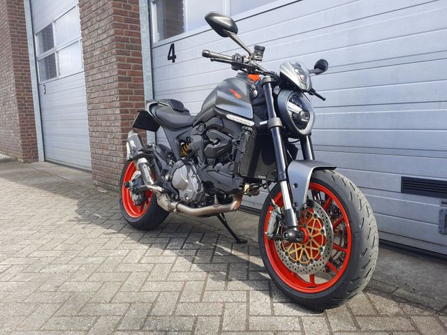 ducati - monster--