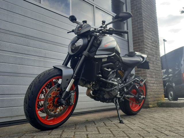 ducati - monster--
