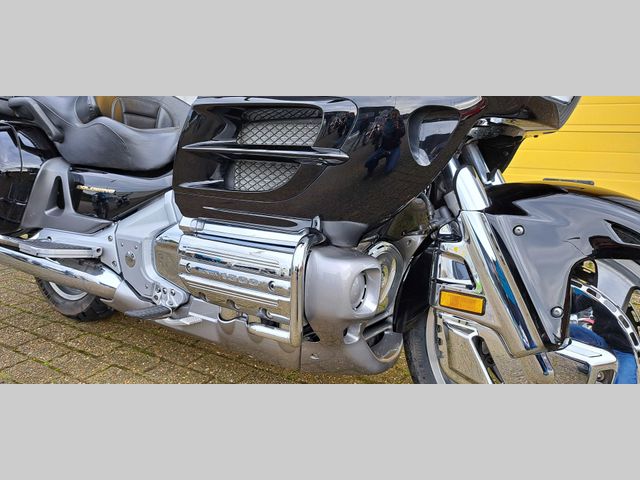 honda - gl-1800-goldwing