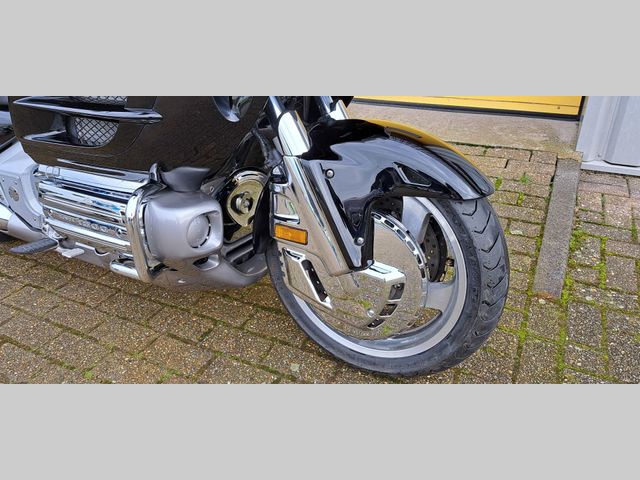 honda - gl-1800-goldwing