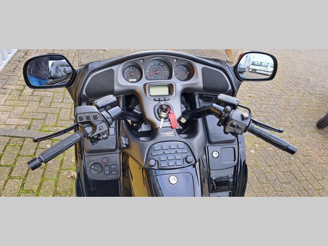 honda - gl-1800-goldwing