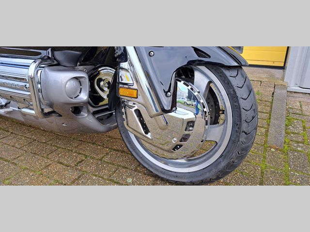 honda - gl-1800-goldwing