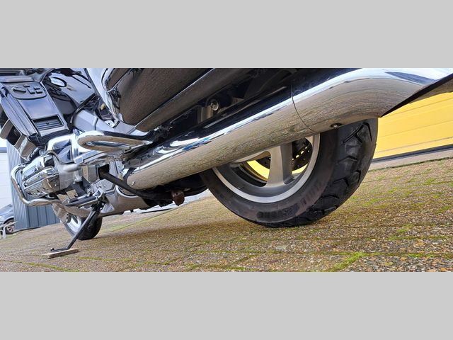 honda - gl-1800-goldwing