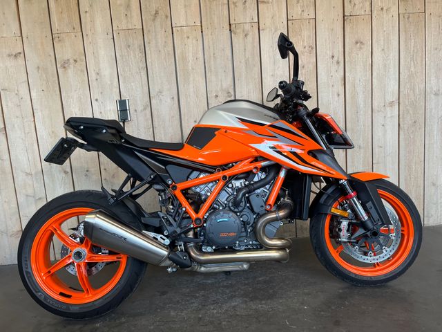 ktm - 1290-super-duke-r