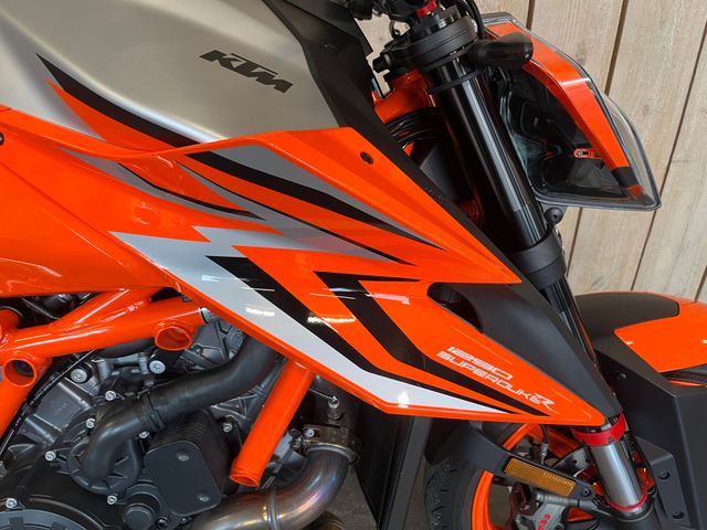 ktm - 1290-super-duke-r