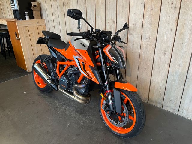 ktm - 1290-super-duke-r