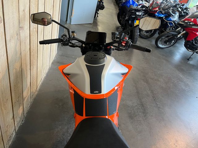 ktm - 1290-super-duke-r