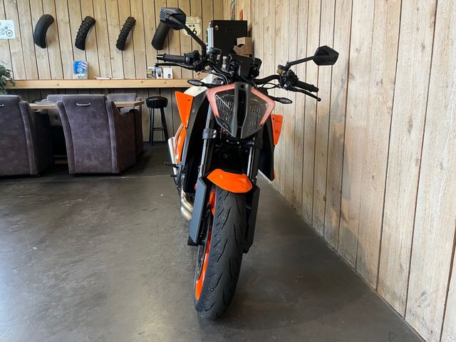 ktm - 1290-super-duke-r