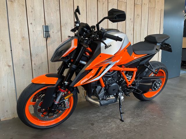ktm - 1290-super-duke-r