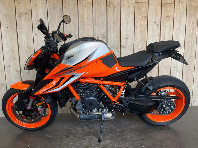 ktm - 1290-super-duke-r