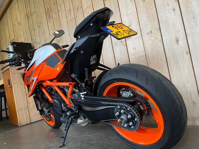 ktm - 1290-super-duke-r