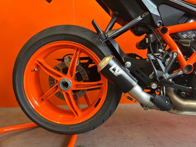 ktm - 1290-super-duke-r