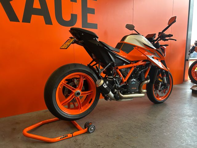 ktm - 1290-super-duke-r
