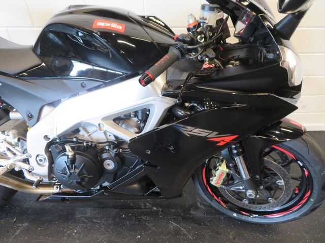 aprilia - rsv-4-1000-rr