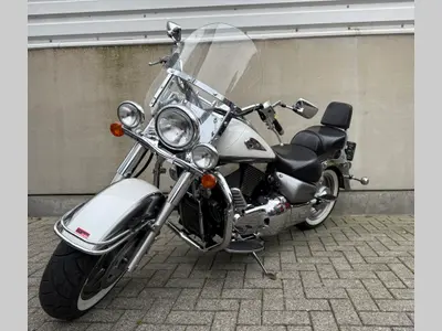SUZUKI VL 1500 INTRUDER – foto 3