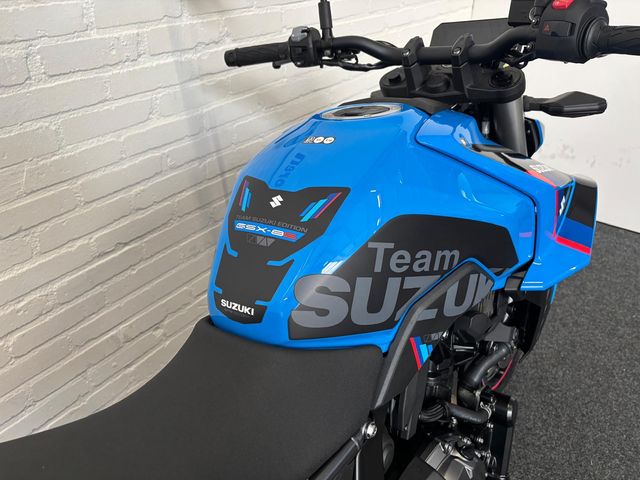 suzuki - gsx-8s