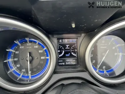 YAMAHA TMAX DX – foto 4