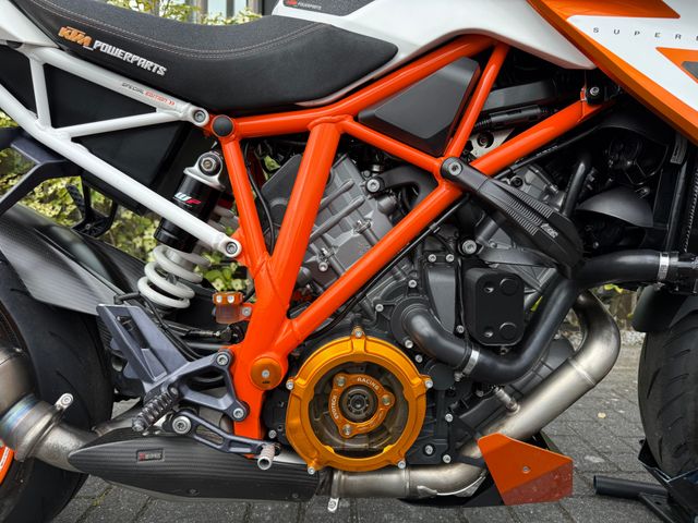 ktm - 1290-super-duke-r