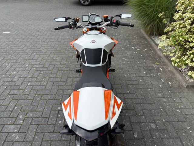 ktm - 1290-super-duke-r