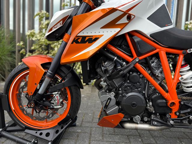 ktm - 1290-super-duke-r
