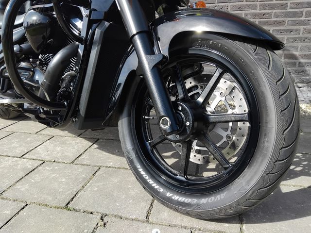 suzuki - intruder-c-1500-bt