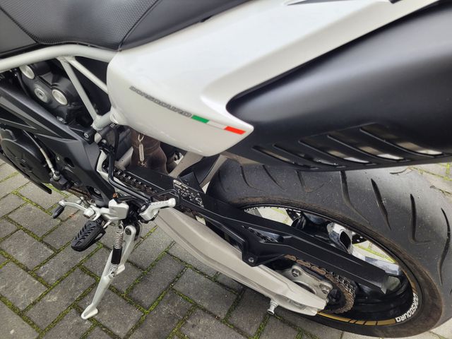 aprilia - dorsoduro-1200-abs