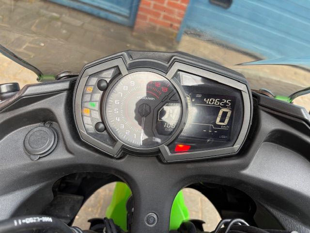 kawasaki - ninja-650-abs-se
