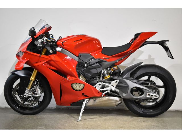 ducati - panigale-v4-s