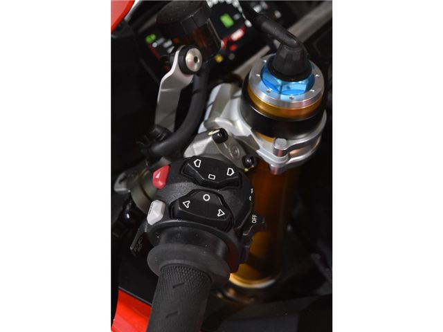 ducati - panigale-v4-s