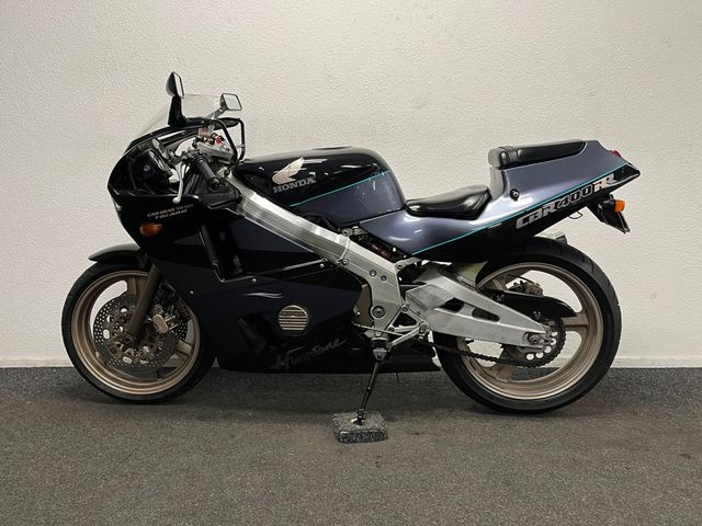 honda - cbr-400-rr