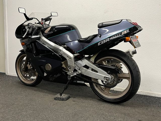 honda - cbr-400-rr