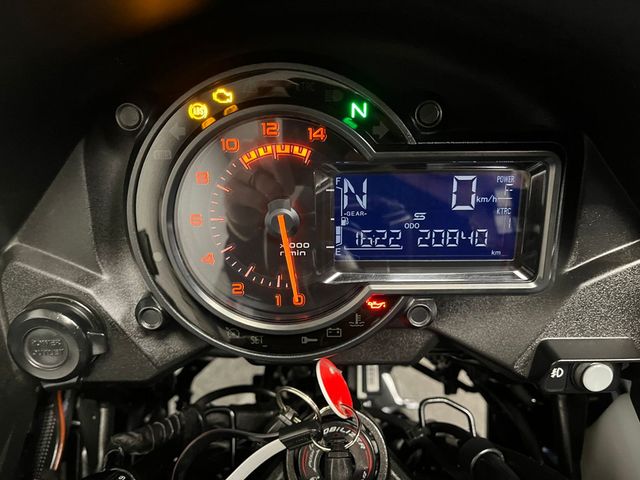 kawasaki - versys-1000-grand-tourer