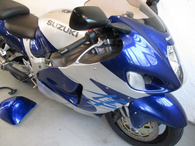 suzuki - gsx-r-1300-hayabusa